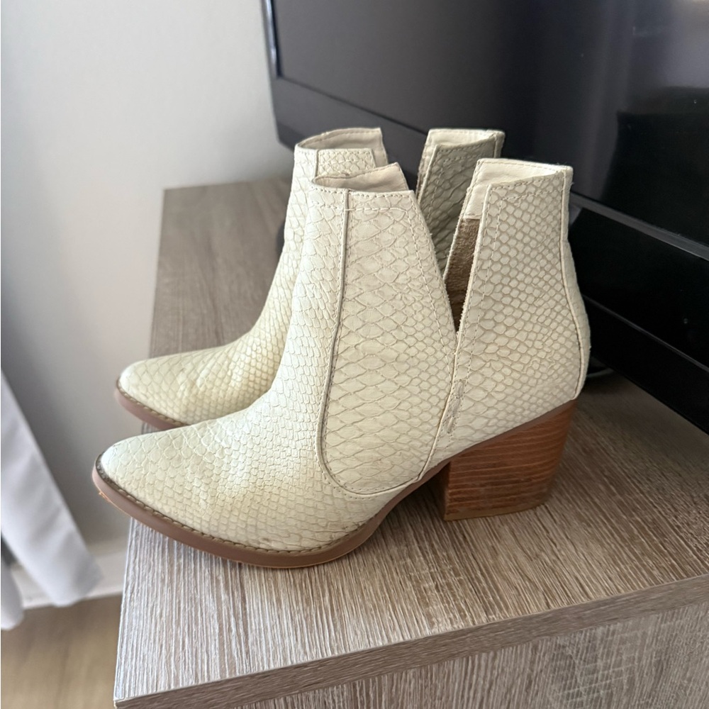 Women's Cream Ankle Boots
